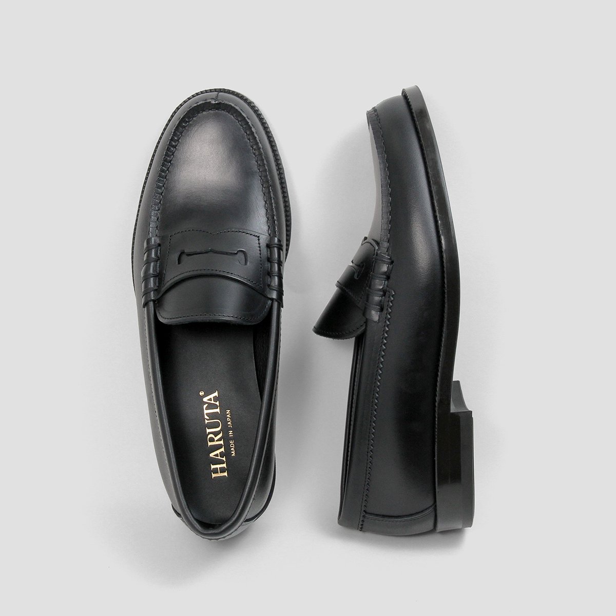 国産ローファー】ハルタの名作906が、オイルドレザーで極上の艶を纏う